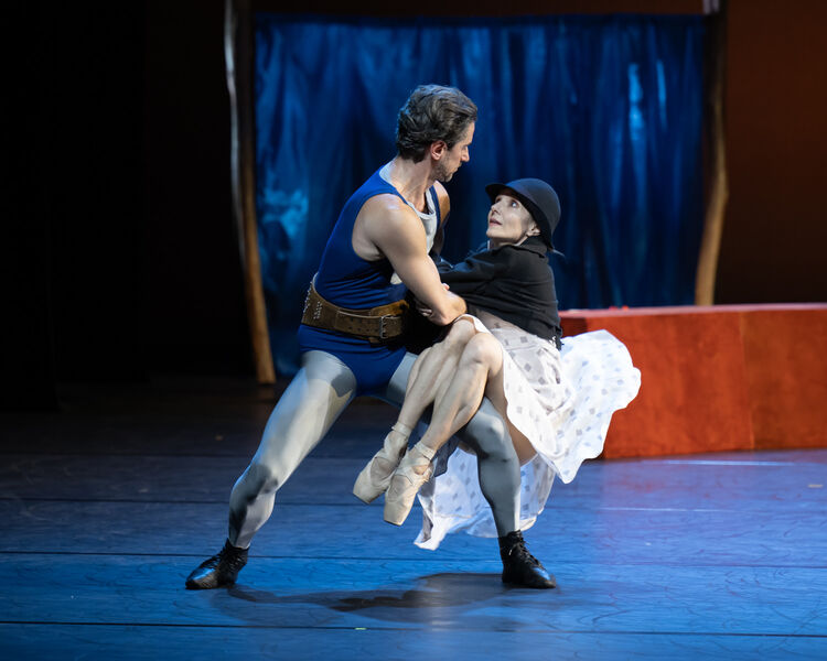 Alina Cojocaru as Gelsomina and Mick Zeni as Zampanò. Photo: ASH.